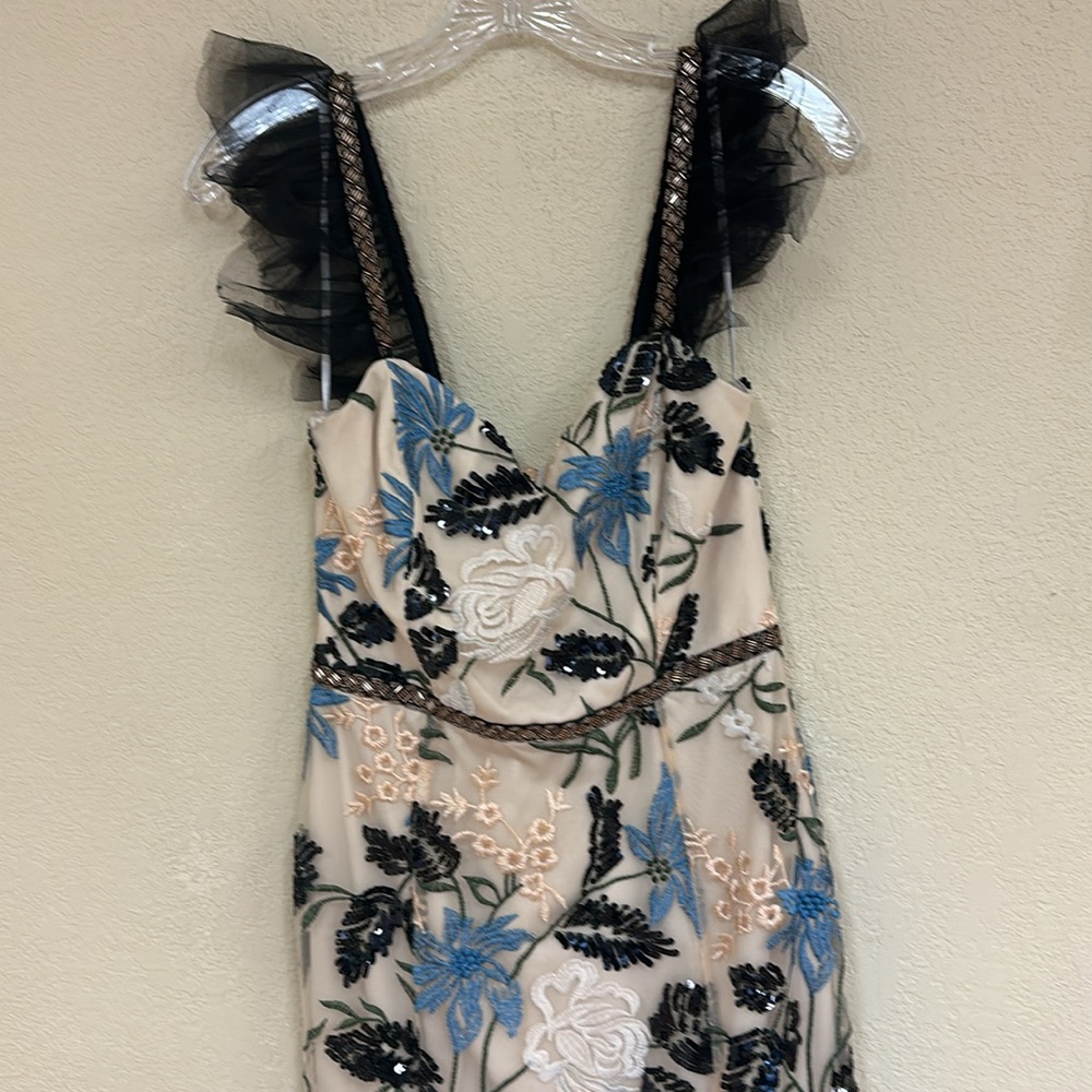 Lulus womans Show Stopper Cream Embroidered Sequin Bodycon Midi Dress size S - Picture 6 of 8
